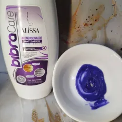 Acondicionador Matizador, (contienen 500 ml ), está excelente  👌👩🏼