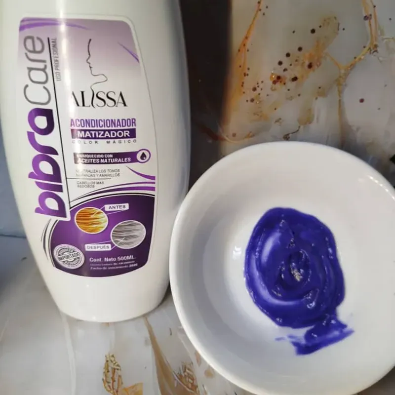 Acondicionador Matizador, (contienen 500 ml ), está excelente  👌👩🏼