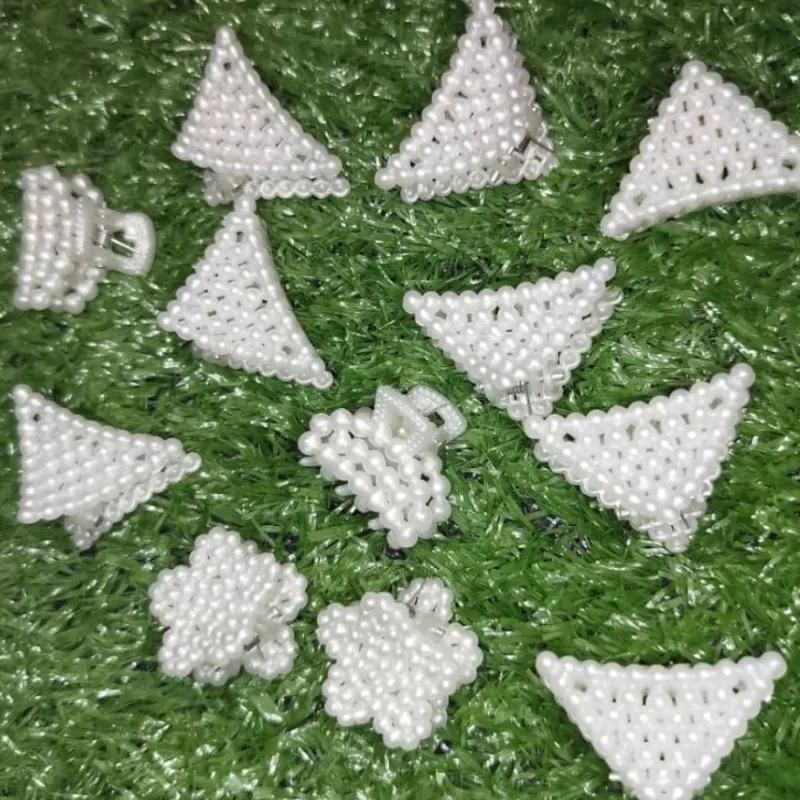  Ganchitos (medianos ) de diferentes estilos .