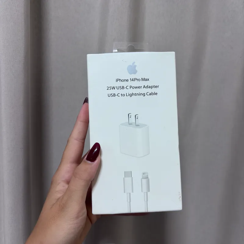 25W USB-C Power Adapter USB-C to Lightning Cable