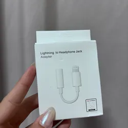 Lightning to Headphone Jack