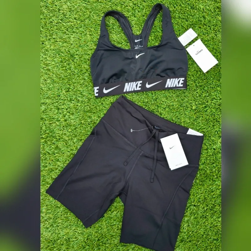 Conjunto de Leggings corto y top NIKE