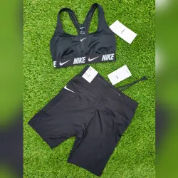 Conjunto de Leggings corto y top NIKE