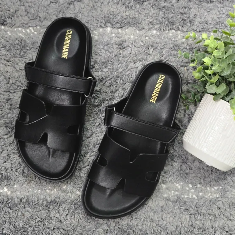 CUSHIONAIRE Estate Footbed Sandal