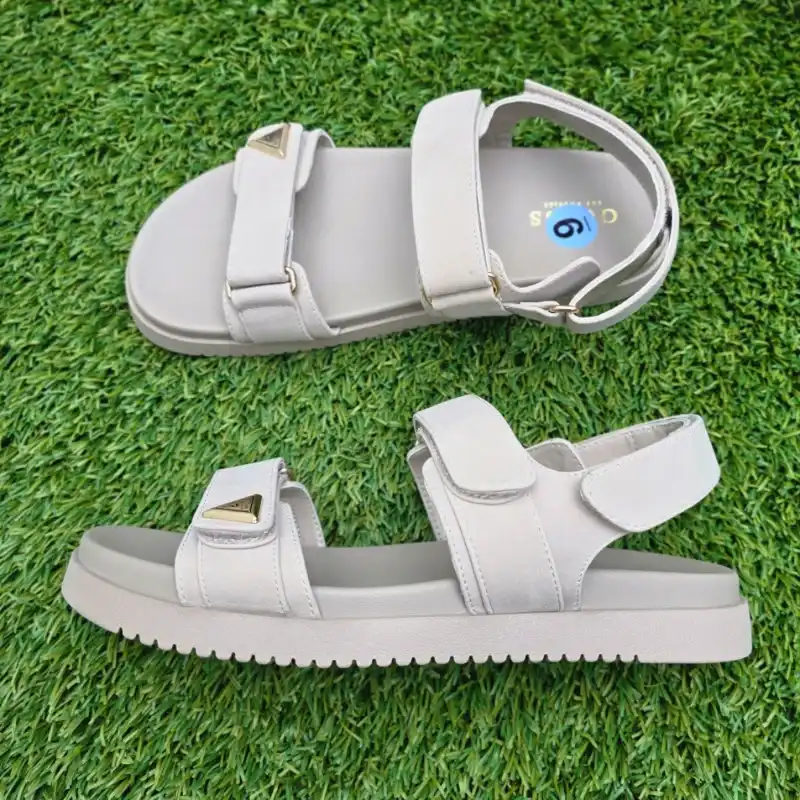 Sandalias GUESS❓️