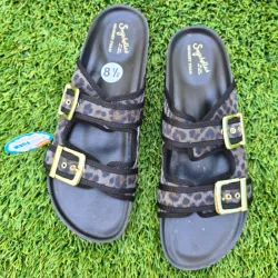 Sandalias tipo slide (deslizable) de punta abiert y estampado de leopardo a