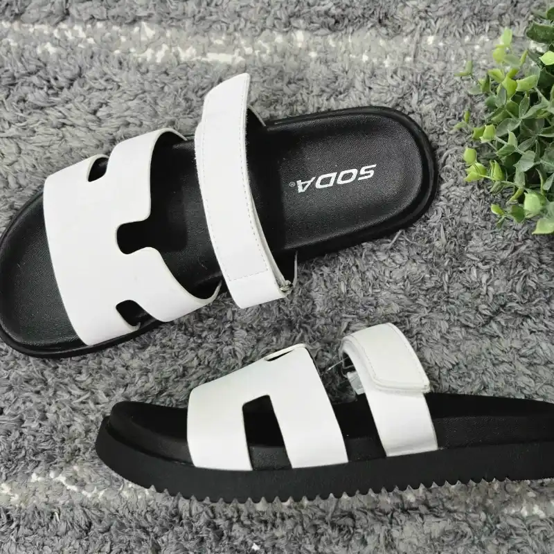 SODA Bianca Womens Slide Sandals