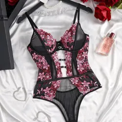 Body negro con detalles rosa