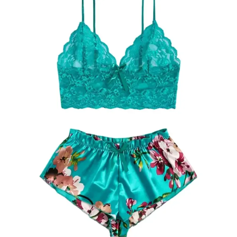 Conjunto con encaje floral			