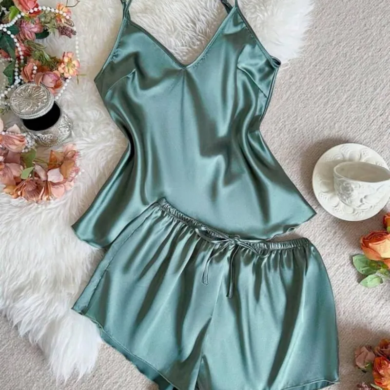 Conjunto de dos piezas de satín verde