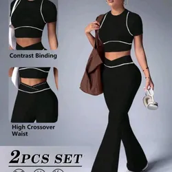 Conjunto deportivo de 2 piezas con top y pantalón acampanado