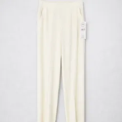 Pantalón blanco, dos bolsillos, sin botones