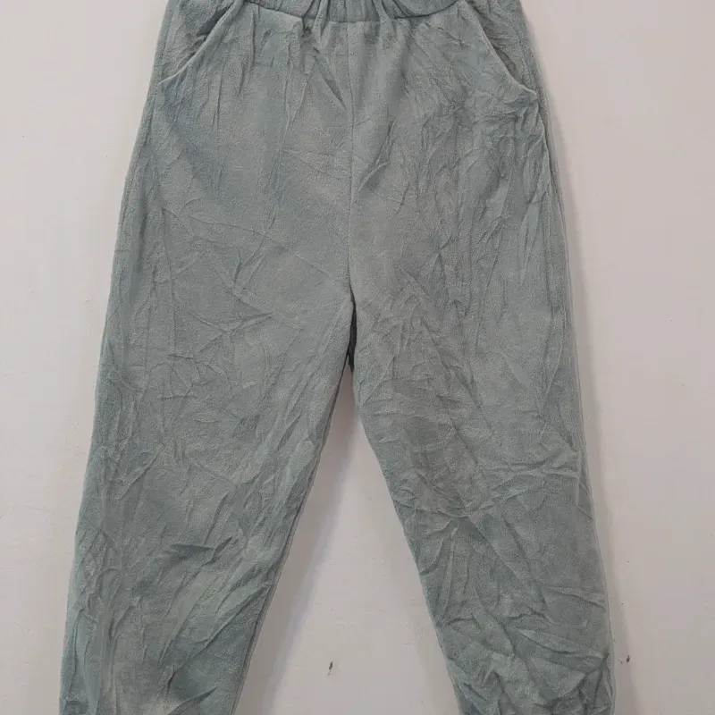 Pantalon largo verde con bolsillos