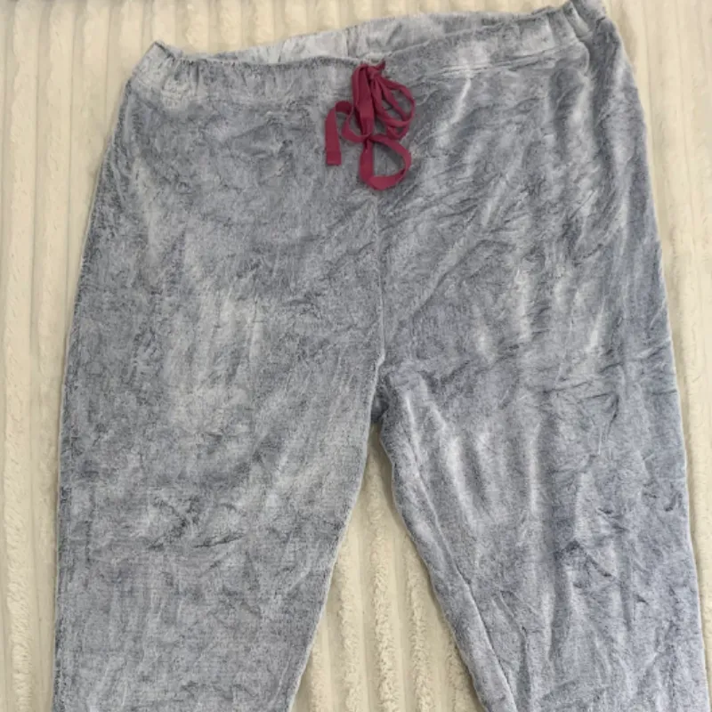 Pijama gris