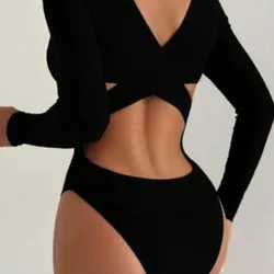 Trusa enteriza negra con escote de espalda