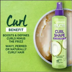 Gel en aerosol para cabello rizado 