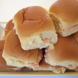 Pan con pasta