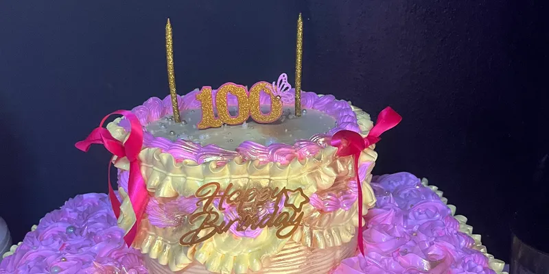 Pastel cuadrado de 2 pisos