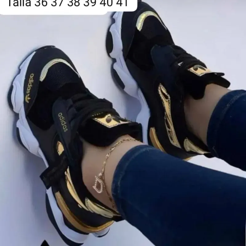 Adidas (M)