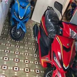 Moto Ava Akon