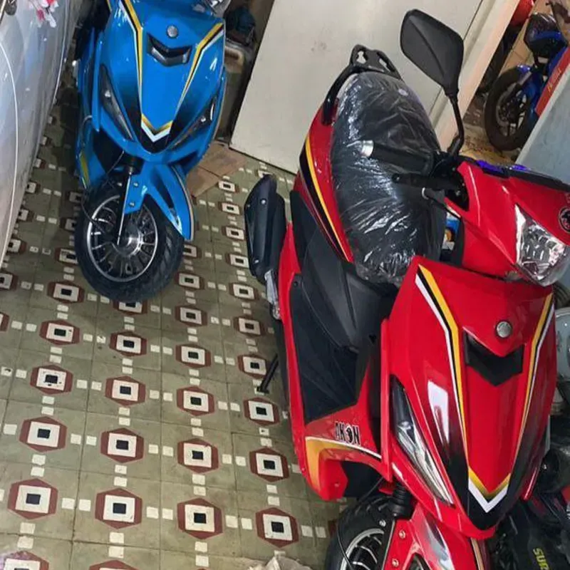 Moto Ava Akon