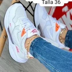 Nike (M)