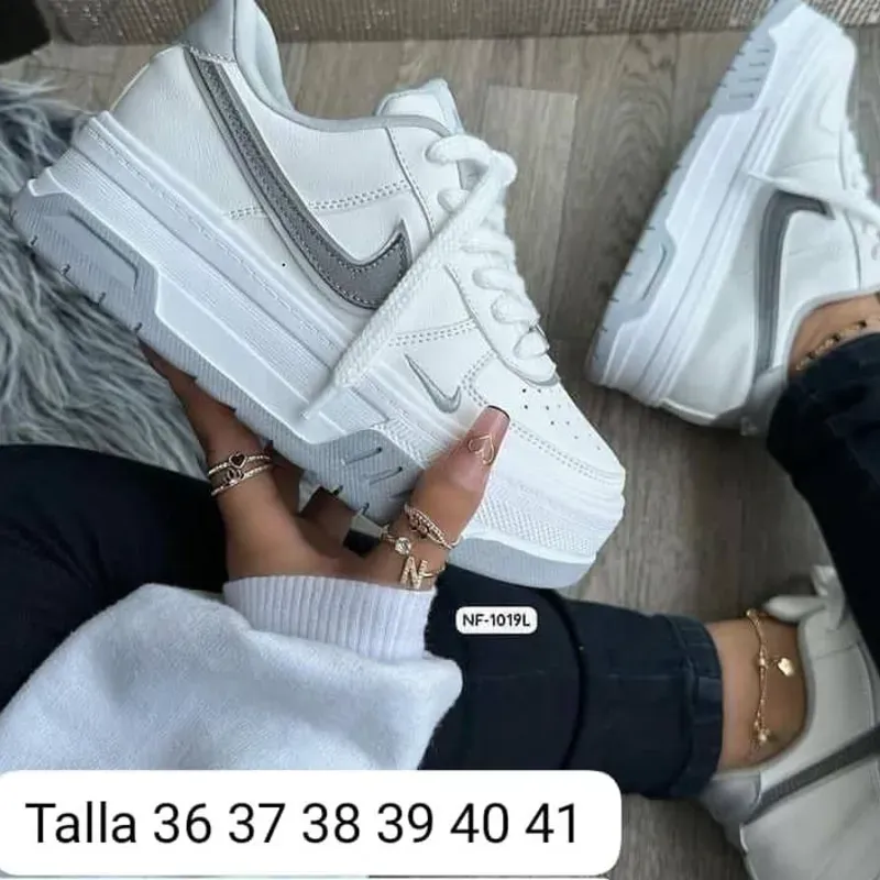 Nike (M)