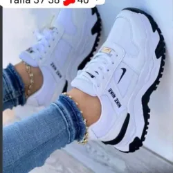 Nike (M)