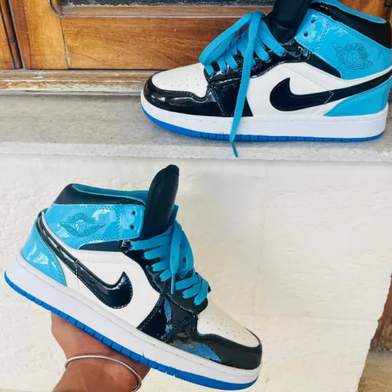 Retro One (G)