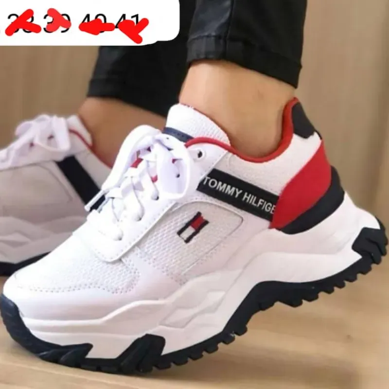 Tommy (M)