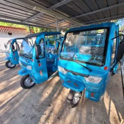 Triciclo VEGCA con Cabina C800-A