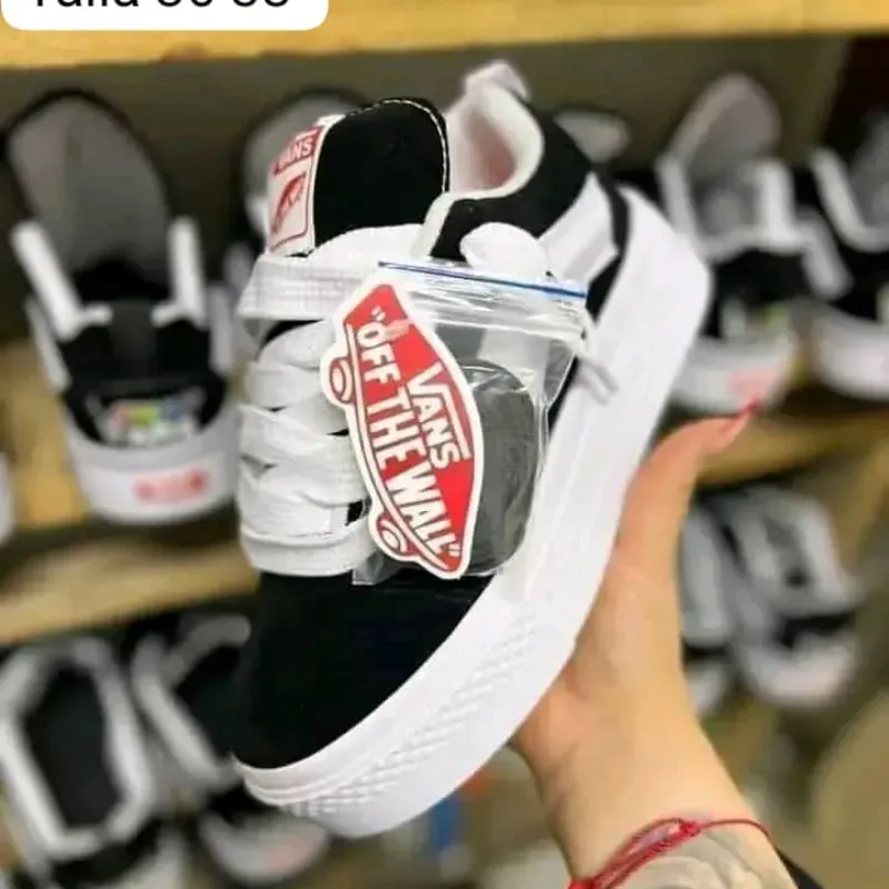 Vans (M)