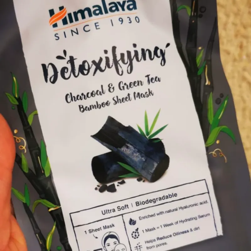 Mascarilla de velo de carbón activado y té verde 