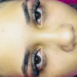 Pestañas pelo a pelo Efecto Wispy