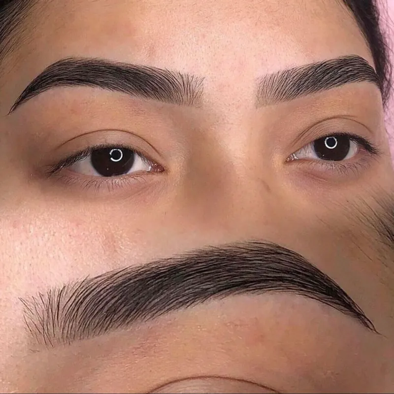 Diseño DE CEJAS CON HENNA