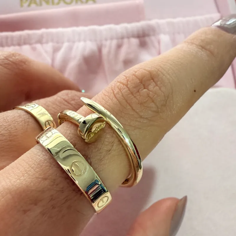 Anillo Clavo Cartier oro 10 k