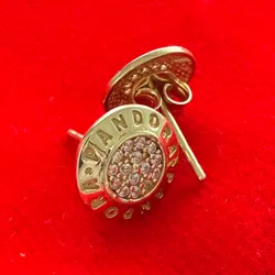 Aretes Clásicos Pandora de oro 10 k 