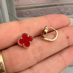 Aretes tipo argollas van Cleef rojas
