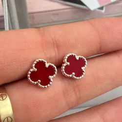 Aretes van Cleef rojos
