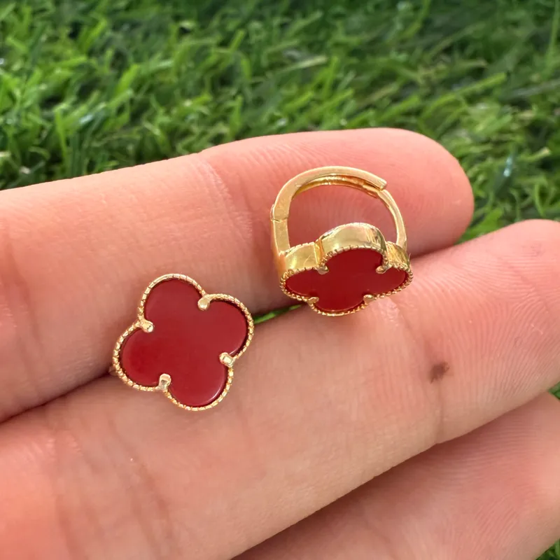 Argolla van Cleef roja plata con baño de oro