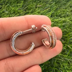 Argollas Pandora con detalle en oro rosa 