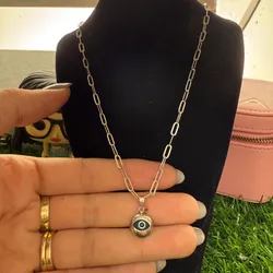 Cadena eslabonada con dije de ojo turco 