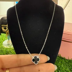 Cadena Van Cleef 1 flor negra 