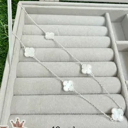 Cadena Van Cleef blanca 5 flores grandes
