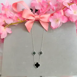 Cadena Van cleef negra de 3 flores