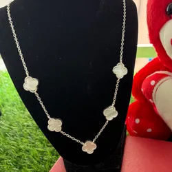 Cadena vc 5 flores blanca (Flores grandes)