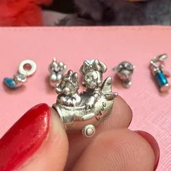 Charm avión con Minnie y Mickey 