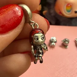 Charm Viuda negra Marvel 👩🏻‍🦰