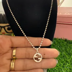 Collares GUCCI de cuentas Paves 