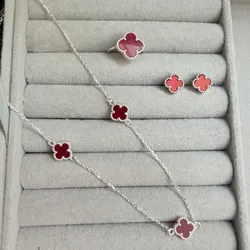 Conjunto van Cleef rojo